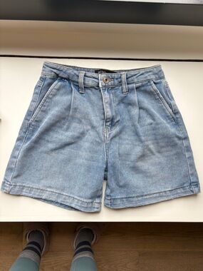 BCBG Light Wash Denim Shorts - Casual Pleated Front